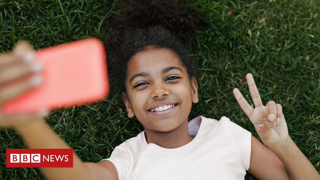 Social media guidelines for young people to be drawn up