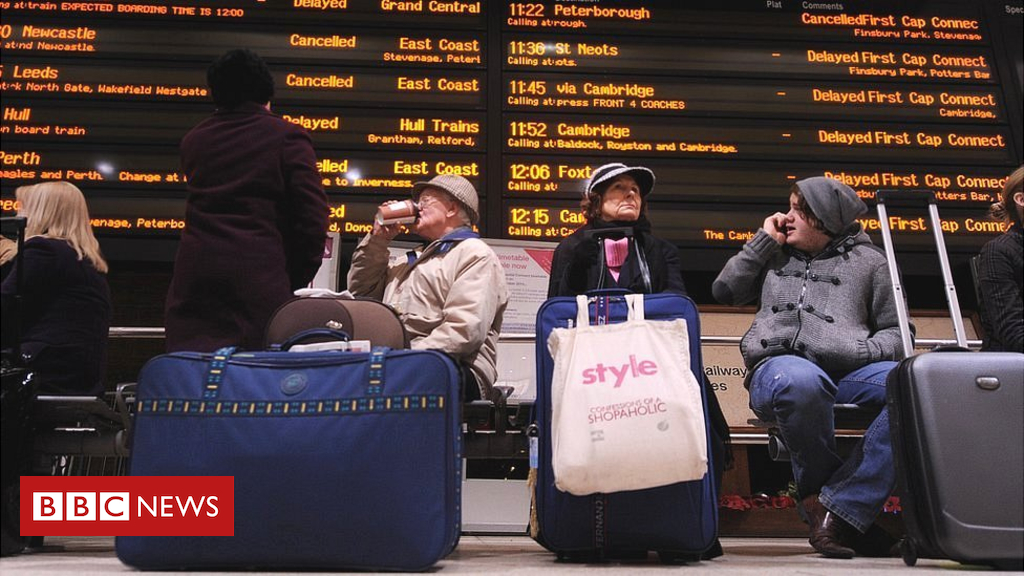Rail chaos: Transport Secretary could have done more to avert crisis, MPs say